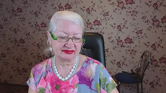 Maya Mayflower online show from 12/22/25, 03:14