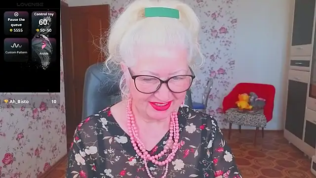 Maya Mayflower online show from 05/18/26, 04:07