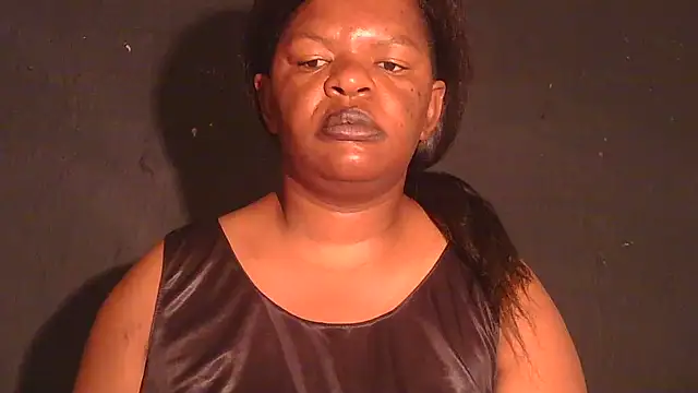 Snapshot of ebony_rose11 chatting on 05/23/26, 01:44 ebony rose11 online show from 05/23/26, 01:44