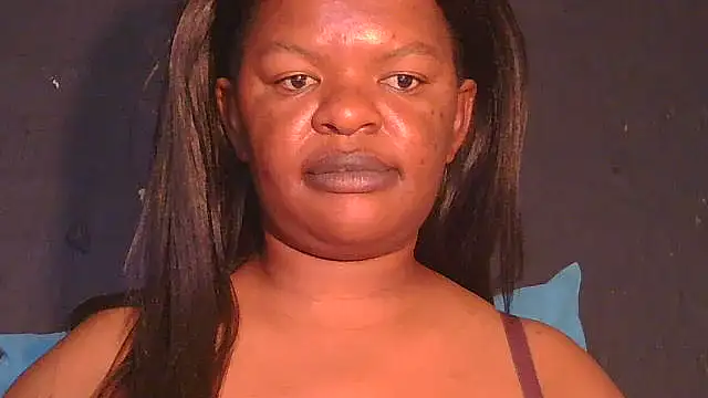 Snapshot of ebony_rose11 chatting on 05/26/26, 10:22 ebony rose11 online show from 05/26/26, 10:22
