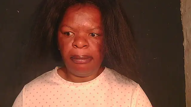 Snapshot of ebony_rose11 chatting on 07/21/26, 05:54 ebony rose11 online show from 07/21/26, 05:54