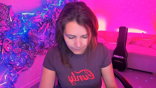 NicoleHitman online show from 12/03/25, 09:18