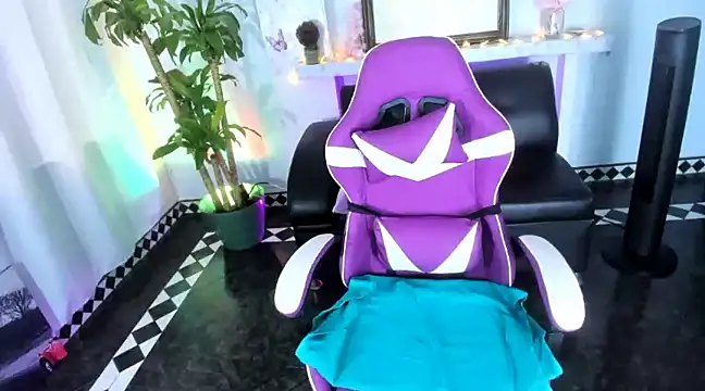 Snapshot of rose_honey_ chatting on 03/18/25, 08:37 rose honey online show from 03/18/25, 08:37