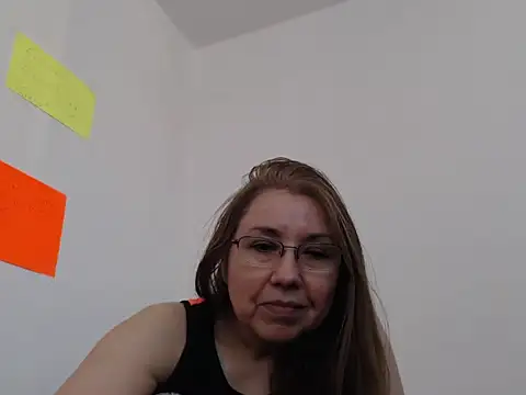 GiaLuvv11 online show from 03/16/26, 05:06