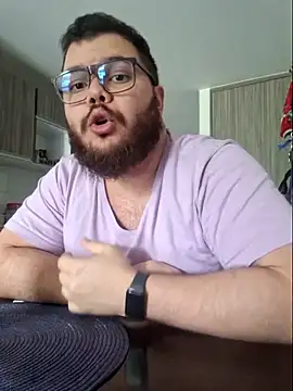 Snapshot of Edmund98 chatting on 11/14/25, 05:44 Edmund98 online show from 11/14/25, 05:44