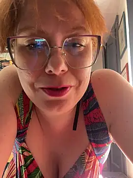 Snapshot of VeraaFlynn chatting on 03/05/25, 02:12 VeraaFlynn online show from 03/05/25, 02:12