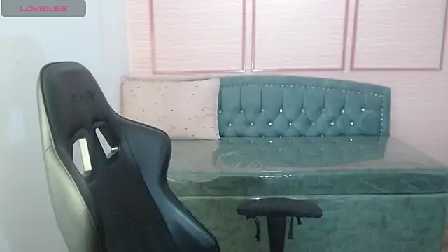 alexa romero t online show from 12/21/25, 01:07