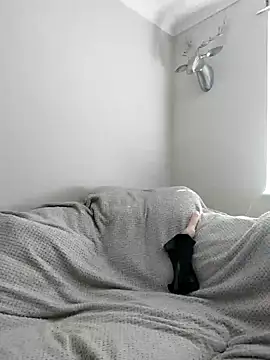 petitetattoed online show from 03/14/25, 12:18