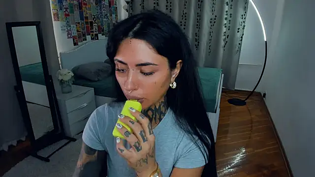 CharimgSabrina online show from 10/09/25, 06:22