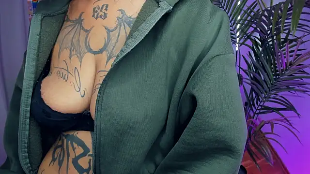 CharimgSabrina online show from 02/02/26, 06:01