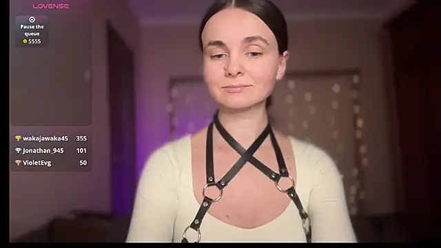 lanaloulou online show from 09/28/25, 06:02