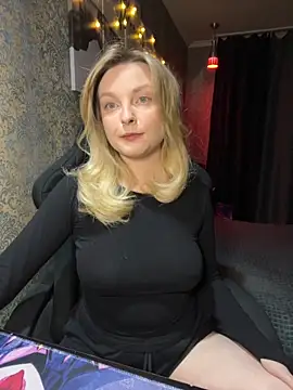 Lina ly online show from 10/16/25, 09:16