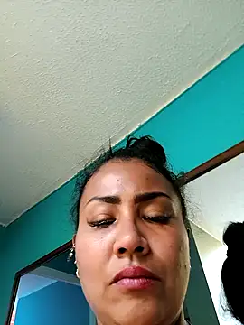 Ariana Rodriguez online show from 11/16/25, 04:34