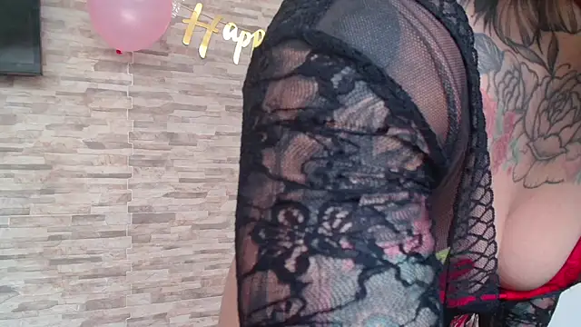 Snapshot of Cristal_Velle chatting on 03/05/25, 05:08 Cristal Velle online show from 03/05/25, 05:08