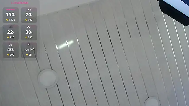 Snapshot of Cristal_Velle chatting on 09/30/25, 12:43 Cristal Velle online show from 09/30/25, 12:43