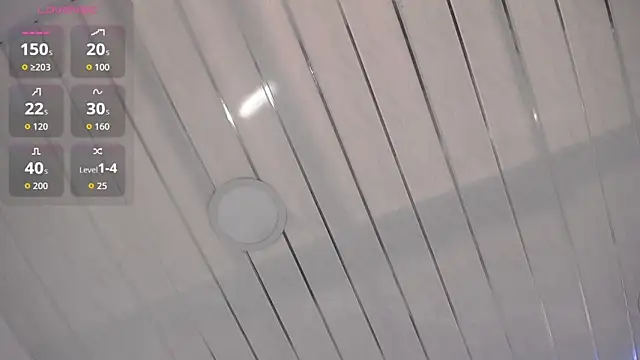 Snapshot of Cristal_Velle chatting on 10/04/25, 12:36 Cristal Velle online show from 10/04/25, 12:36