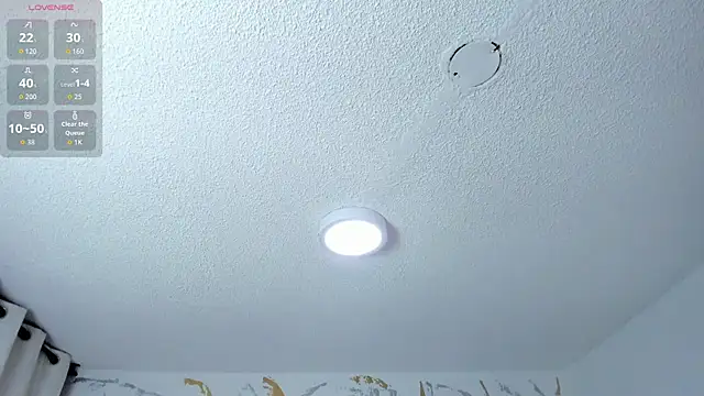 Snapshot of Cristal_Velle chatting on 02/14/26, 12:35 Cristal Velle online show from 02/14/26, 12:35