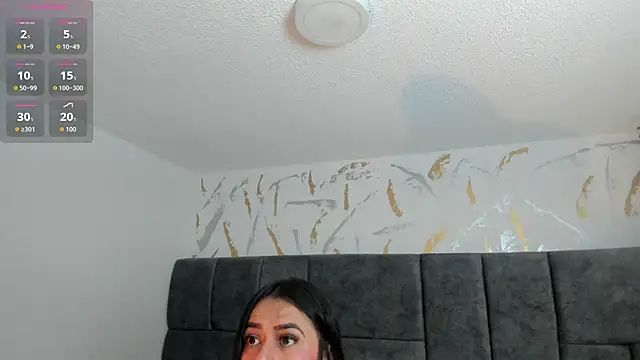Snapshot of Cristal_Velle chatting on 06/08/26, 01:00 Cristal Velle online show from 06/08/26, 01:00