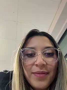 Isabella Varella online show from 09/13/25, 01:27