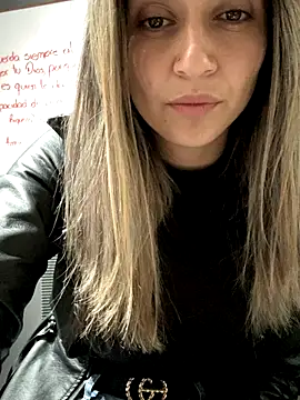 Isabella Varella online show from 11/06/25, 12:50