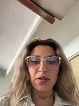 Isabella Varella online show from 01/05/26, 05:27