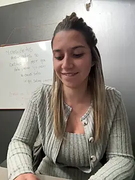 Isabella Varella online show from 02/11/26, 12:32