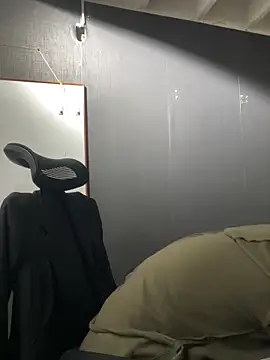 Isabella Varella online show from 02/24/26, 12:25