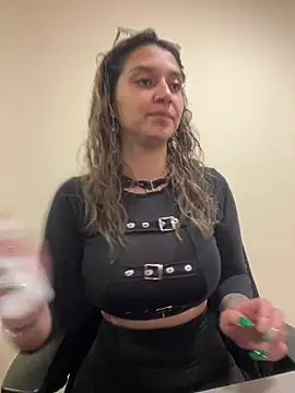 Isabella Varella online show from 03/09/26, 01:04