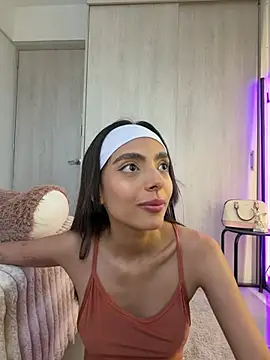 ZaraLuuv online show from 04/23/26, 06:10