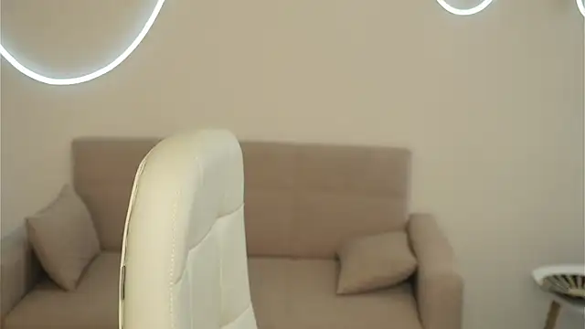 Snapshot of CathrynCovil chatting on 03/23/25, 07:09 CathrynCovil online show from 03/23/25, 07:09