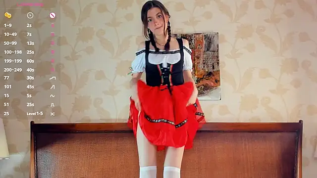 Snapshot of CathrynCovil chatting on 10/04/25, 08:45 CathrynCovil online show from 10/04/25, 08:45