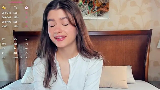 Snapshot of CathrynCovil chatting on 10/19/25, 07:53 CathrynCovil online show from 10/19/25, 07:53