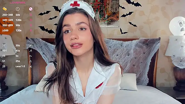 Snapshot of CathrynCovil chatting on 10/28/25, 08:40 CathrynCovil online show from 10/28/25, 08:40