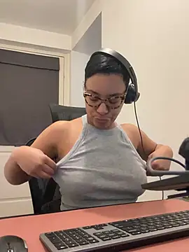 Melia Rayne online show from 02/25/26, 10:47