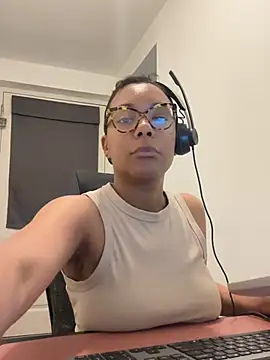 Melia Rayne online show from 04/16/26, 09:43