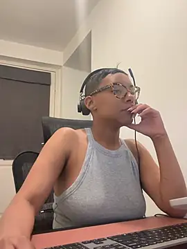 Melia Rayne online show from 04/27/26, 12:25