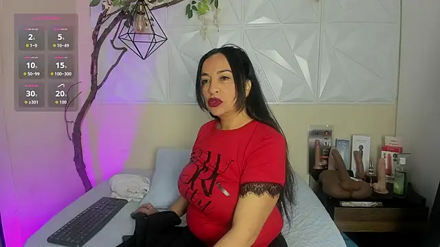 Chanel milff  online show from 04/16/26, 12:50