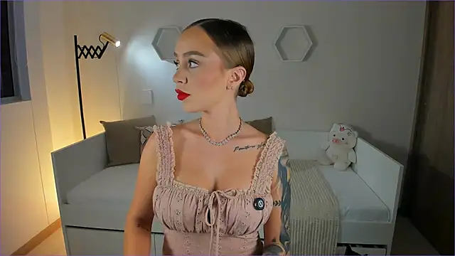 ValentinaMilann online show from 02/17/26, 11:22