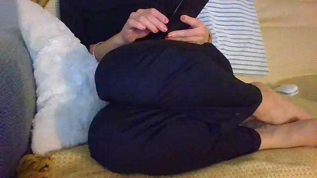 Valentinette online show from 11/22/25, 09:25