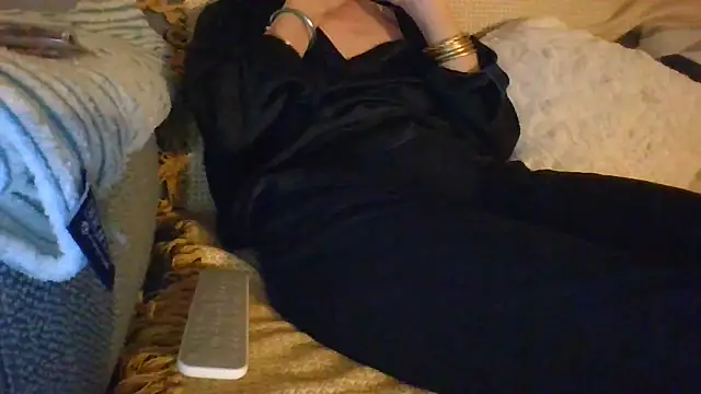 Valentinette online show from 11/24/25, 07:57