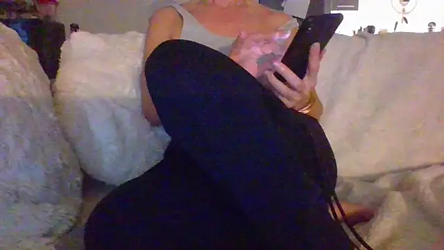 Valentinette online show from 12/20/25, 09:00