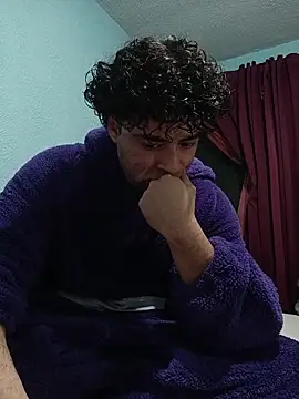 DocPepino online show from 11/05/25, 04:23