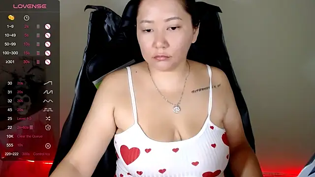 Snapshot of LisaAsianFlower chatting on 07/08/26, 03:22 LisaAsianFlower online show from 07/08/26, 03:22