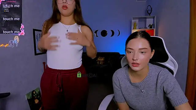 Snapshot of kiki_swan chatting on 09/26/25, 06:50 kiki swan online show from 09/26/25, 06:50