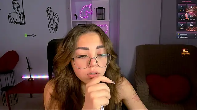 Snapshot of kiki_swan chatting on 11/07/25, 10:15 kiki swan online show from 11/07/25, 10:15