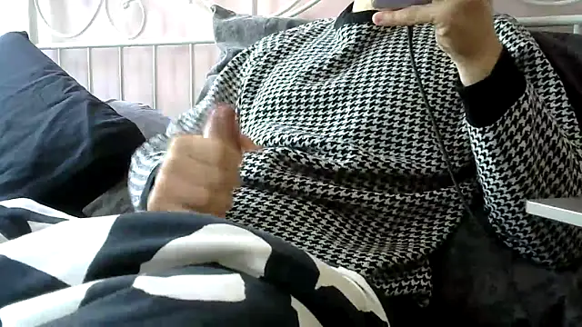 Italianmonsterd online show from 11/02/25, 08:39