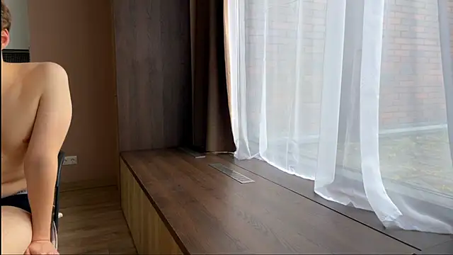 Aurora 5 online show from 10/28/25, 07:56