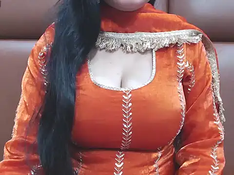 RealNaina online show from 02/08/26, 05:27