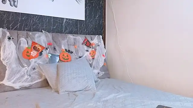 nicelle carson  online show from 10/26/25, 12:00