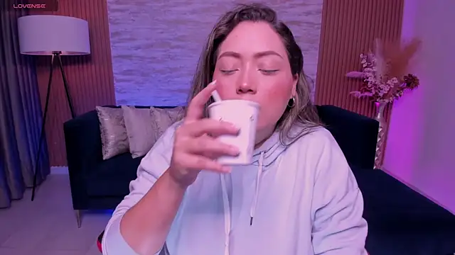 heidy johns online show from 11/04/25, 03:27